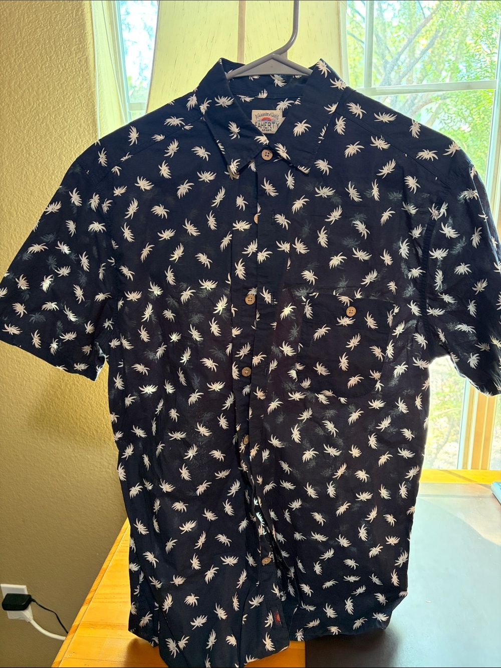 Faherty Navy Short Sleeve Button-Down Shirt with White Palm Print.